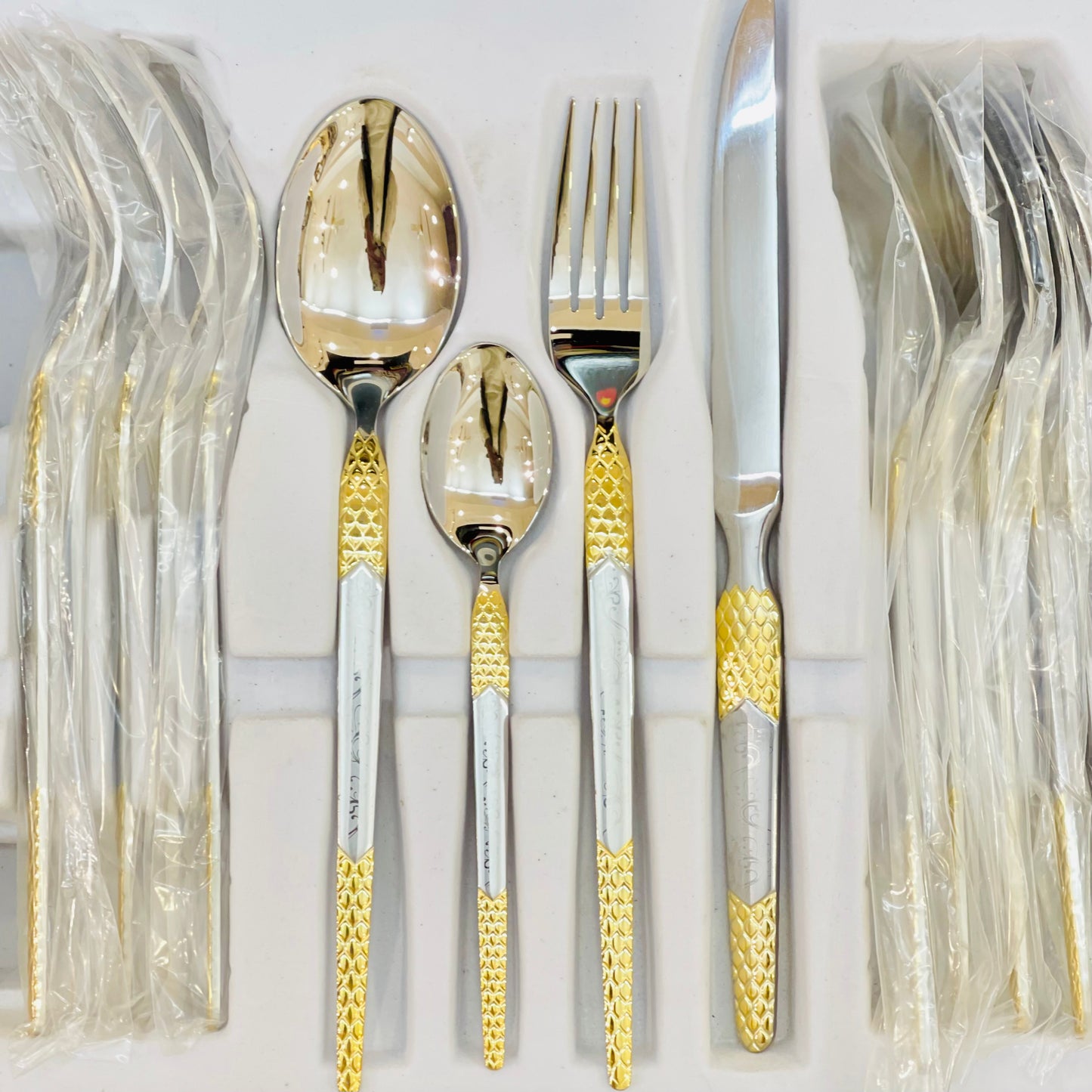AYD 24-Pcs Elegant Cutlery Set