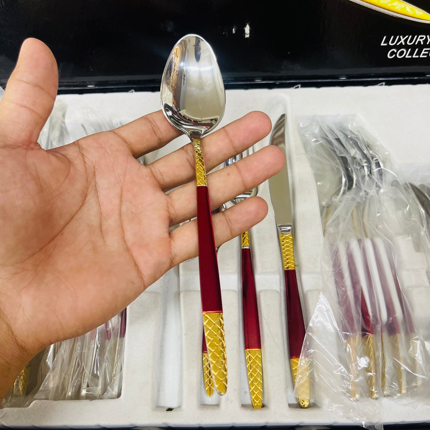 Ayd 24 Pcs Cutlery Set(Golden & Red)