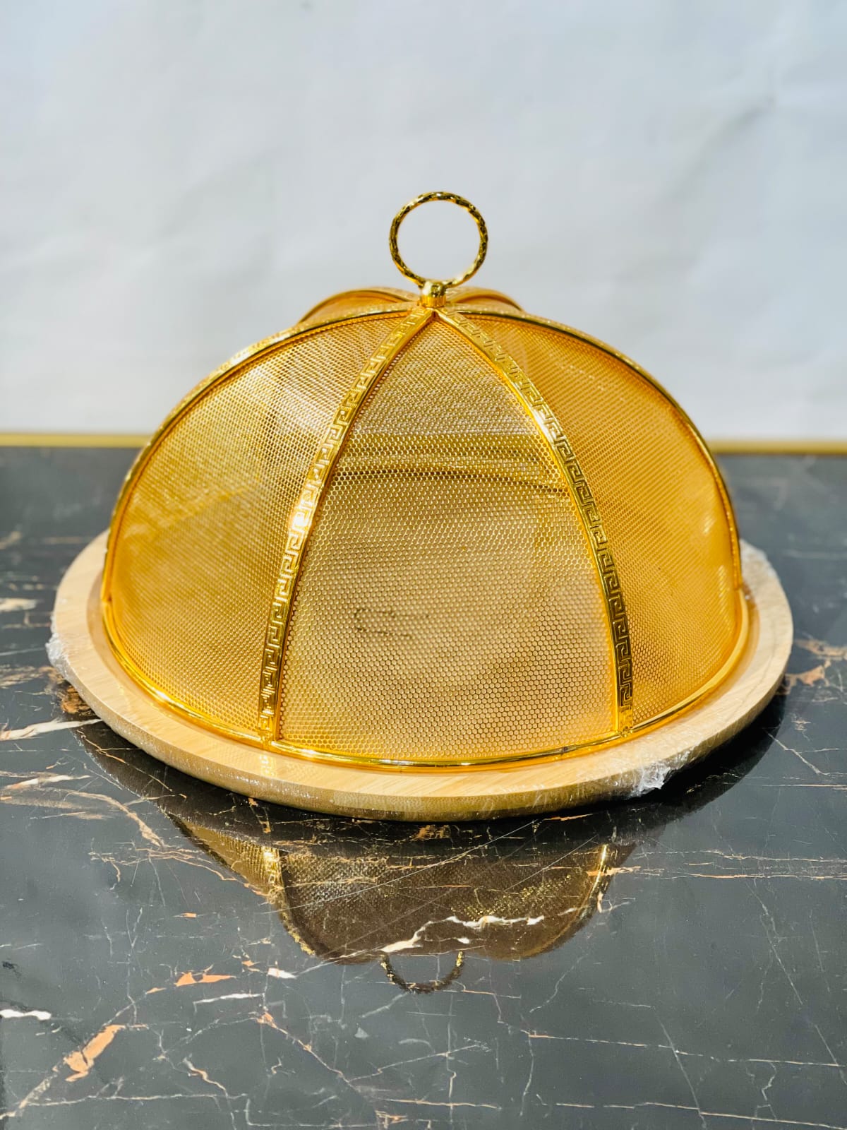 Elegant Gold And Wooden Fruit Tray [Round]