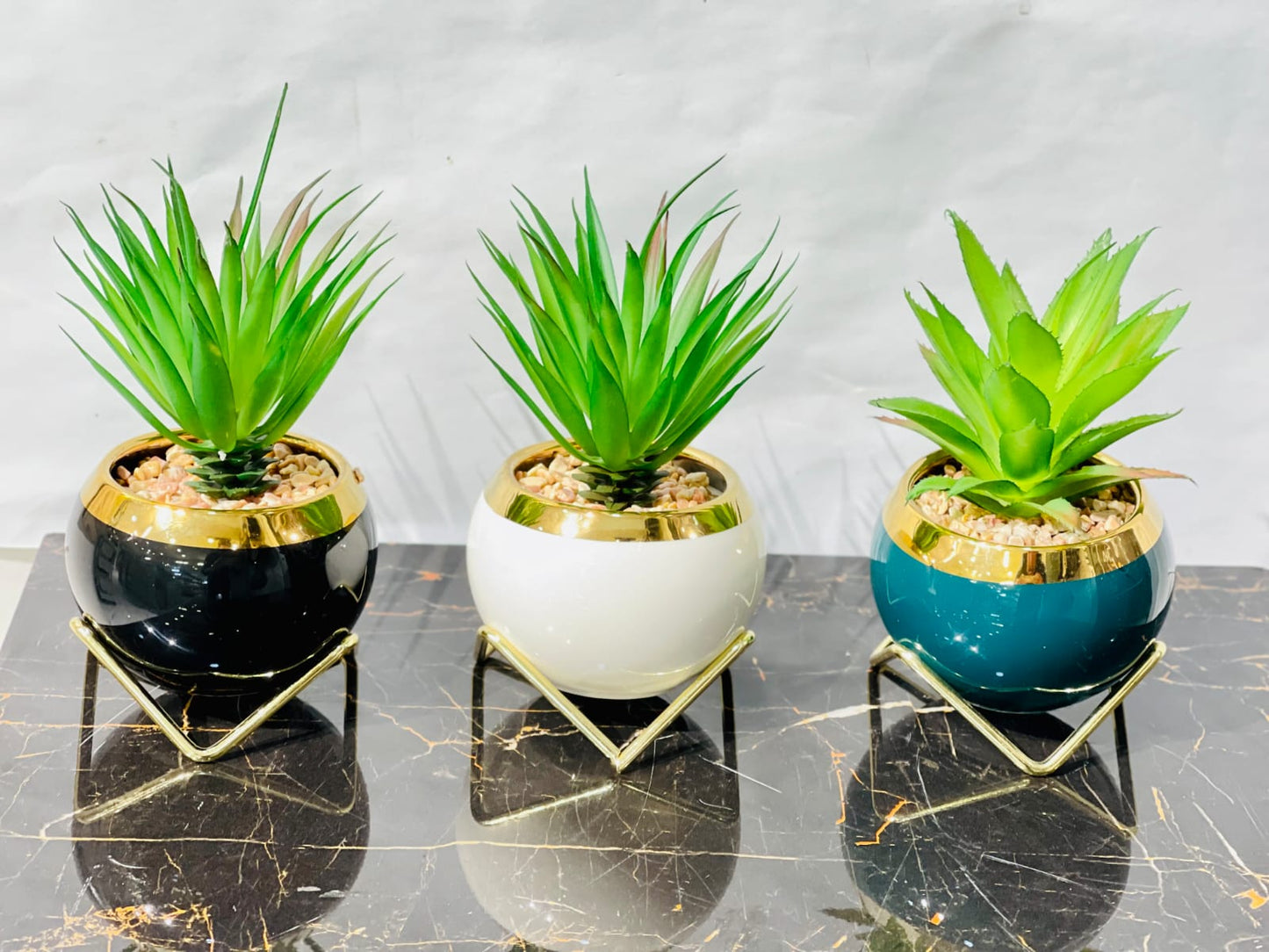 Ceramic Flower Pot With Metal Stand